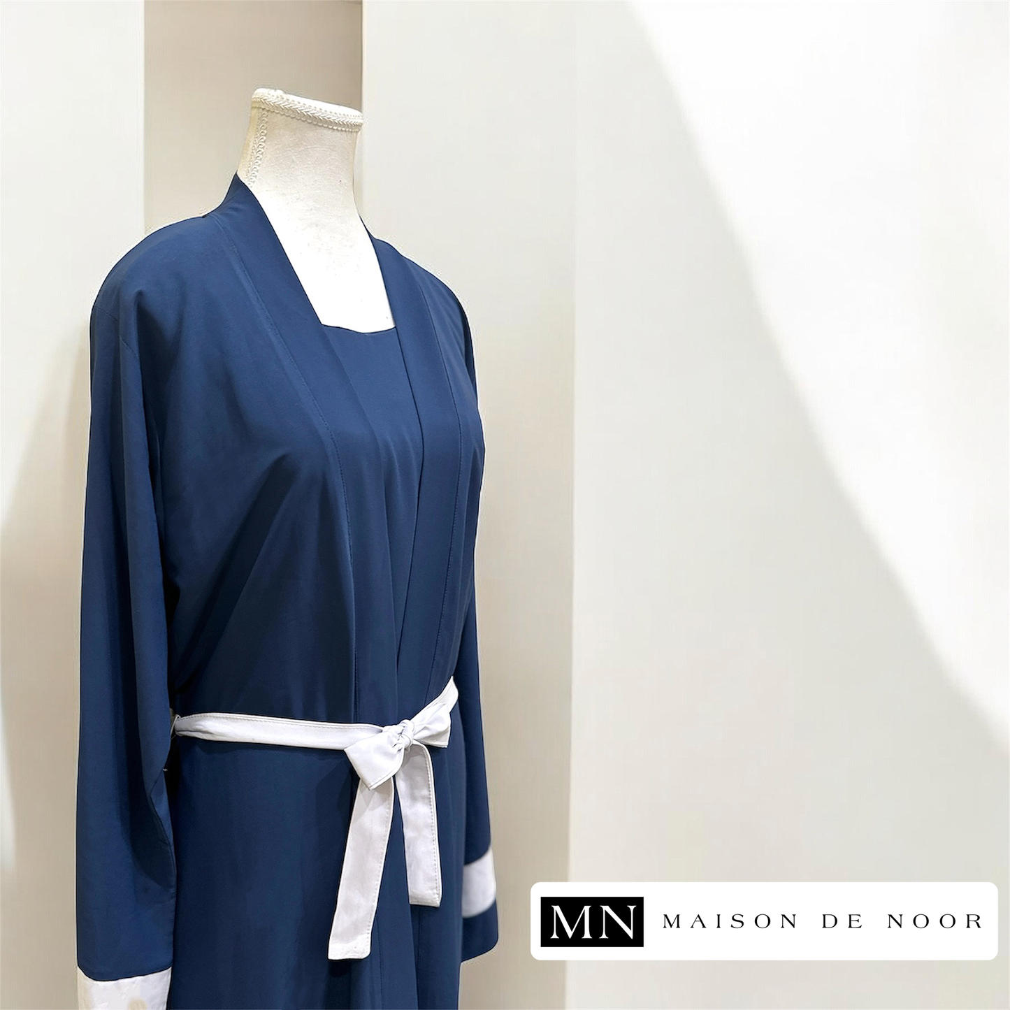 MN Essentials | Single Stripe Open Abaya - Royal Blue